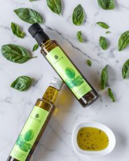 Olivový olej ochucený lístky bazalky